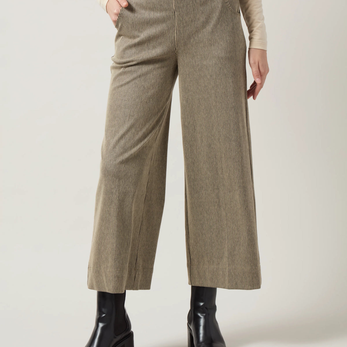 Lysse 12-4002 Clarke Wide Leg Denim (26