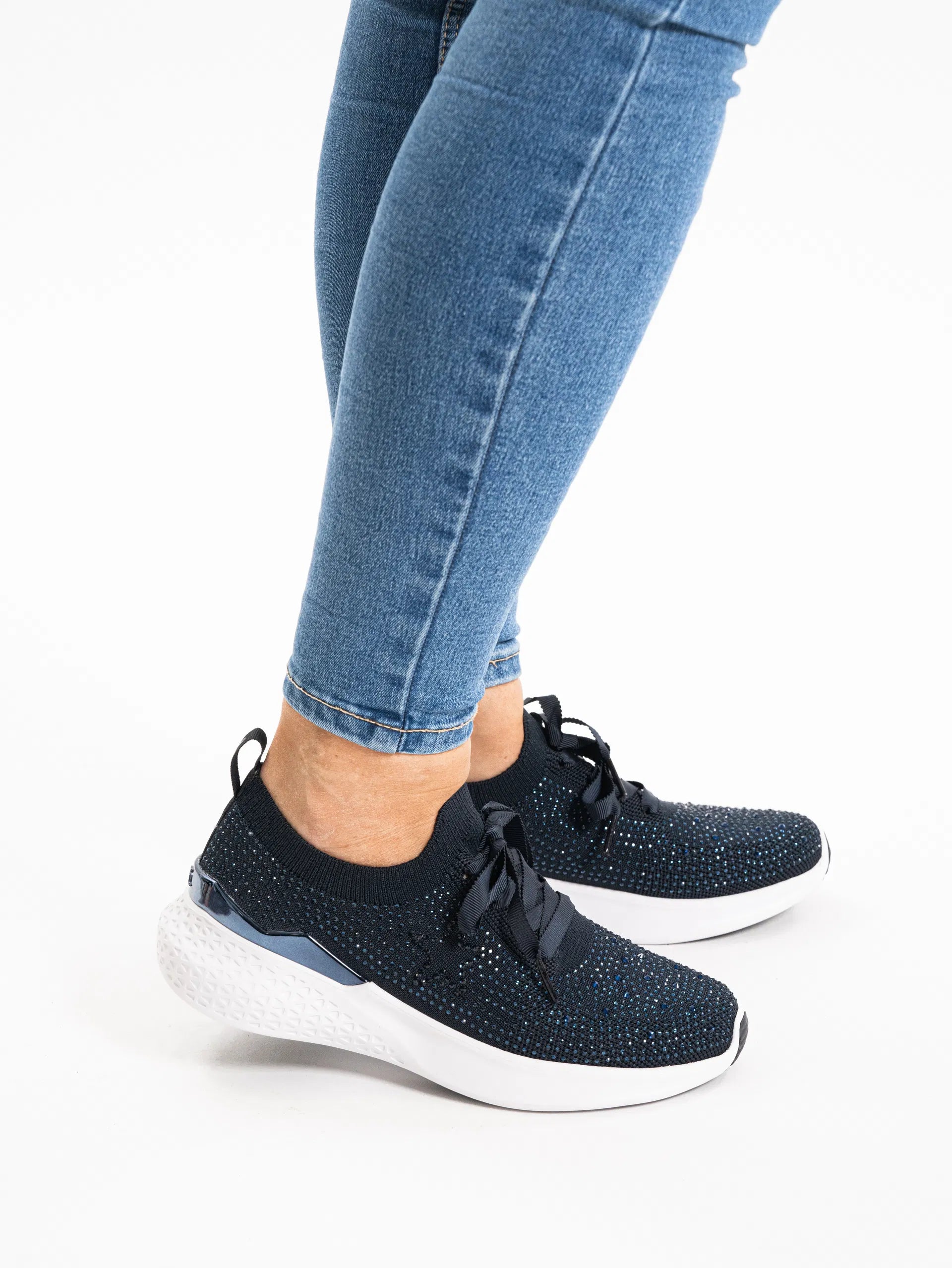 ara 12-54510 Monticello Sneaker