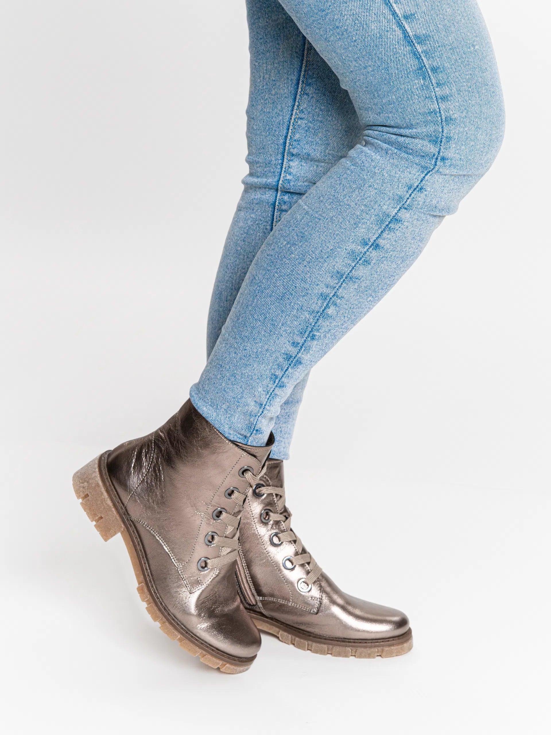 ara 12-23126-09 Debbie Lace Up Lug Sole Boot