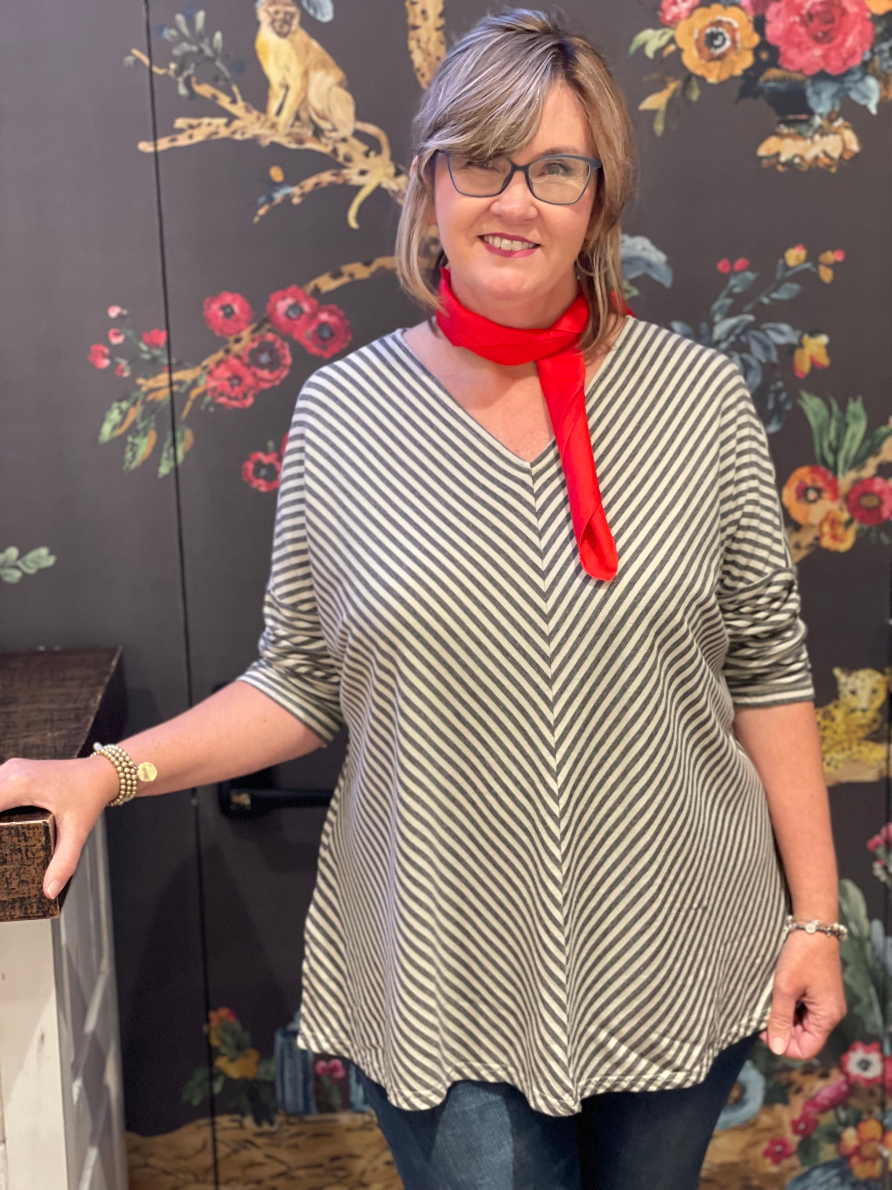 Cute & Comfy 7136920 One Size V-Neck Blouse