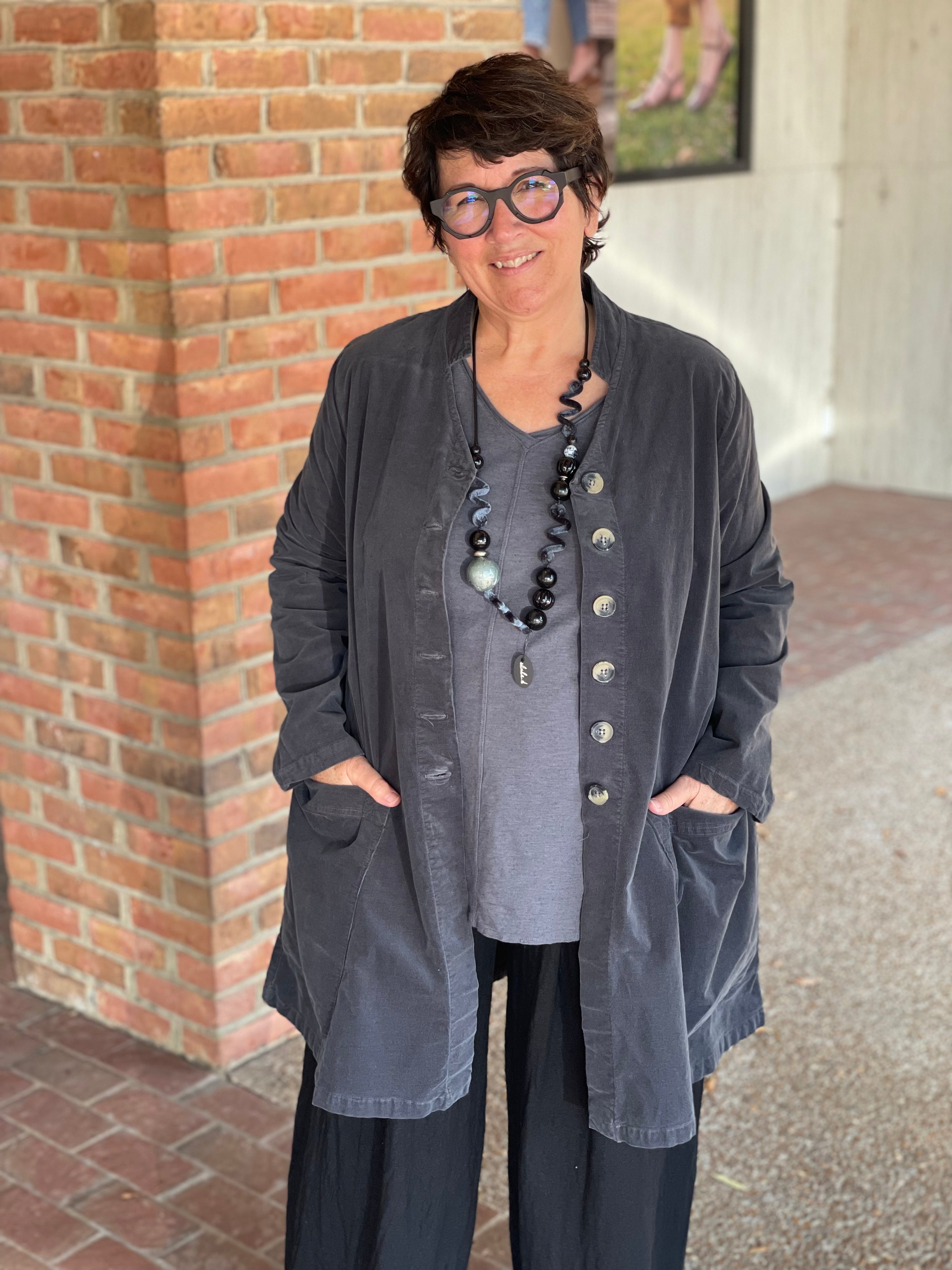 Cute & Comfy 5017687 3/4 Sleeve V-Neck Top