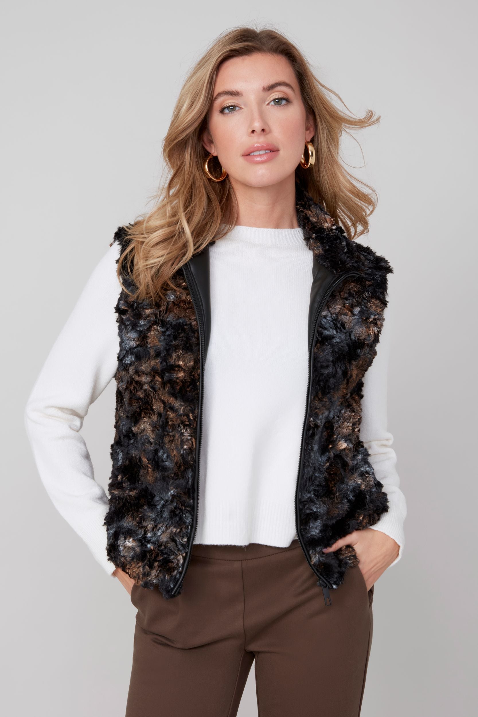 Renuar R3879 Short Faux Fur Vest – Cute & Comfy