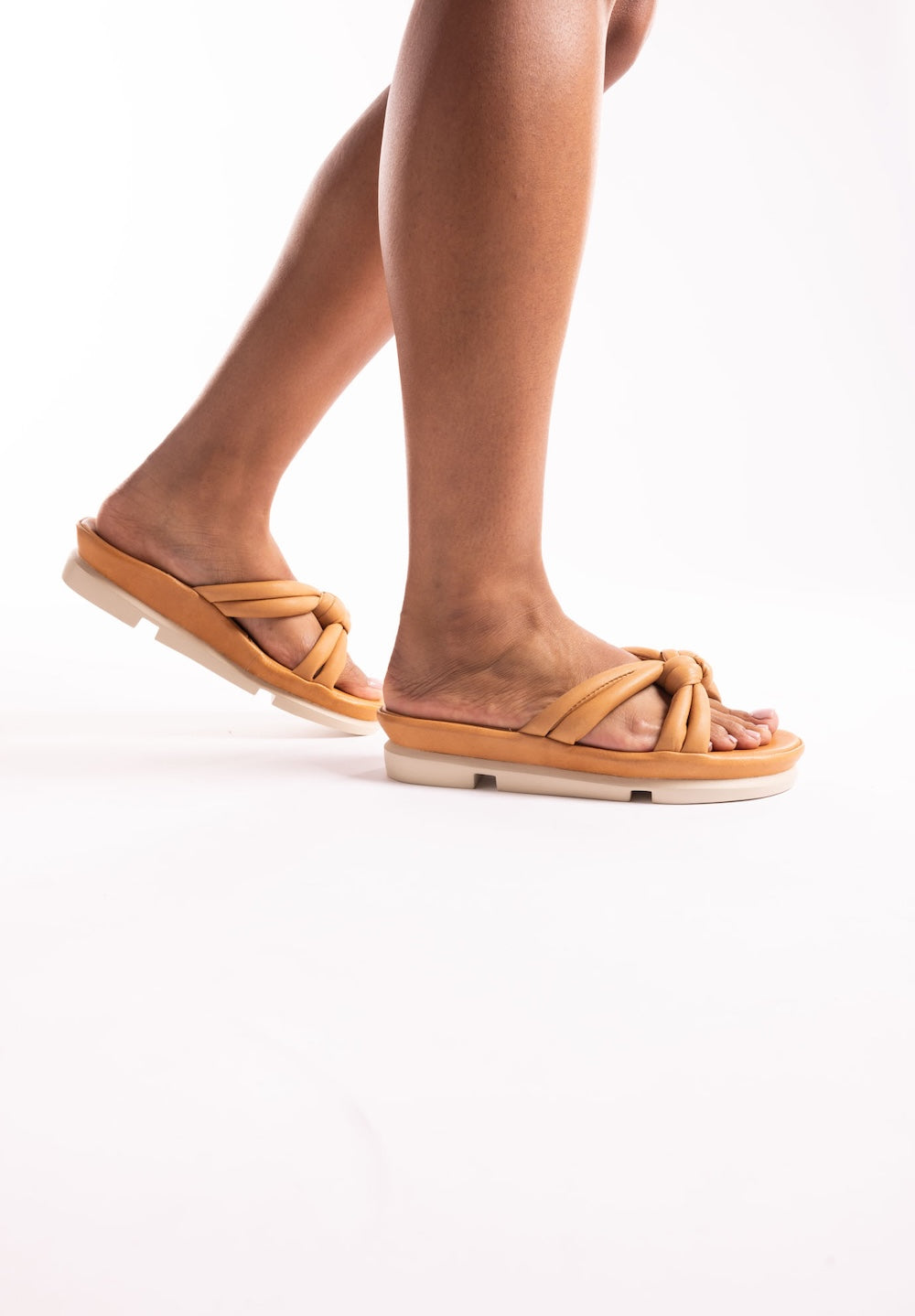 FINAL SALE L'Amour Dies Pieds Veda Slip-On Sandal