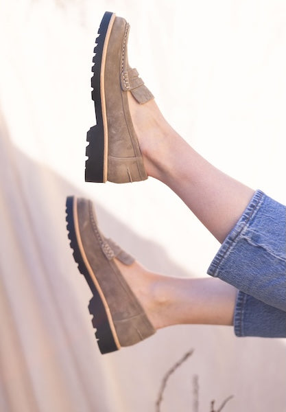 L'Amour Des Pieds Yolandi Loafer